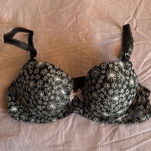 Victorias secret black and silver lace bra NWT